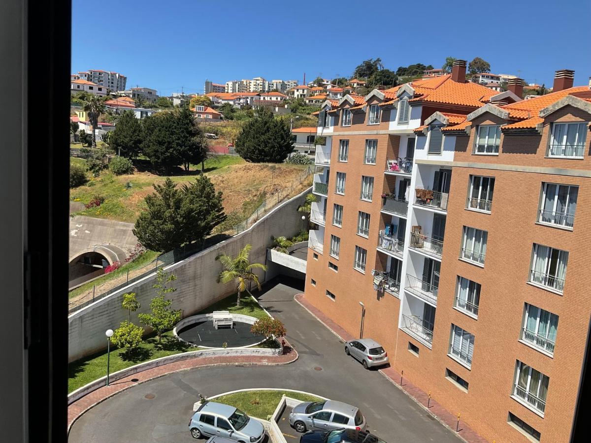 Moniz Apartment Caniço Eksteriør billede